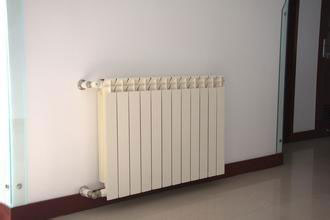 關于壁掛爐與暖氣、地暖三者的特點分析 關于壁掛爐與暖氣、地暖三者的特點分析