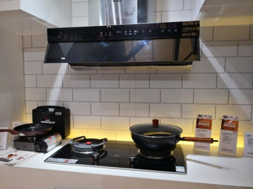 意想不到的劇情,紅日廚衛與廣東羽毛球隊簽約 意想不到的劇情,紅日廚衛與廣東羽毛球隊簽約