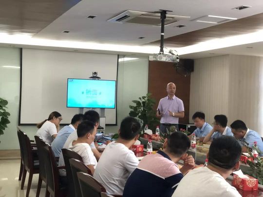 君子蘭集團上海公司 2018年第二季度技術(shù)服務培訓會議舉行