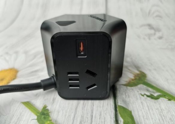 有了飛利浦摩天輪系列插座，充電器什么的都是浮云！