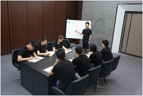 五光十色照明首推“共享店長”，助力疫后消費(fèi)復(fù)蘇