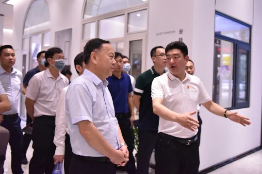 熱烈歡迎佛山市趙海副市長(zhǎng)一行蒞臨億合門(mén)窗調(diào)研指導(dǎo)